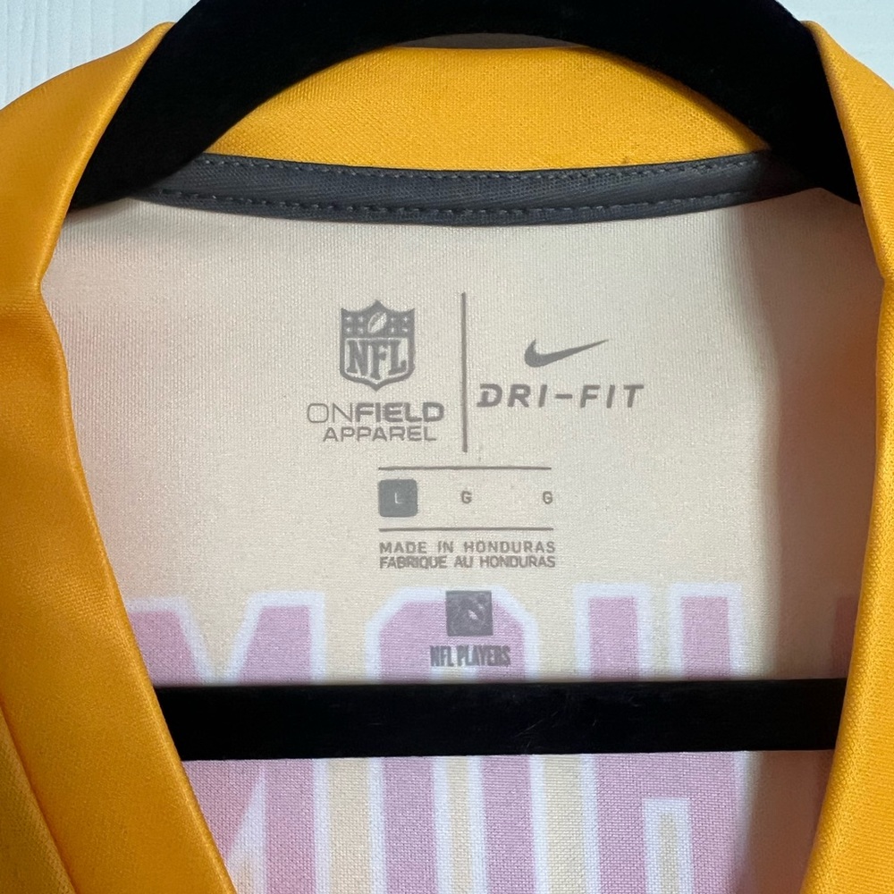 KC Chiefs Mahomes Jersey - Large - Picture 4 of 4